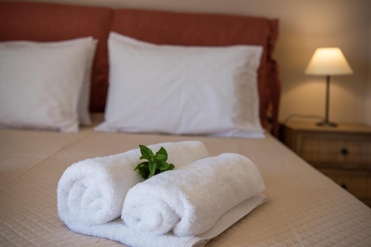 Akrotiri Sea View Suites エクステリア 写真