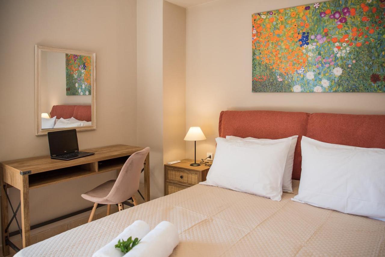 Akrotiri Sea View Suites エクステリア 写真