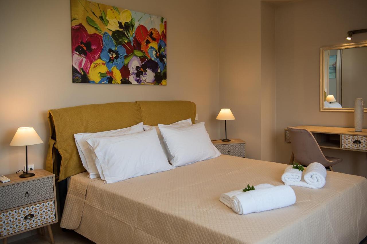 Akrotiri Sea View Suites エクステリア 写真