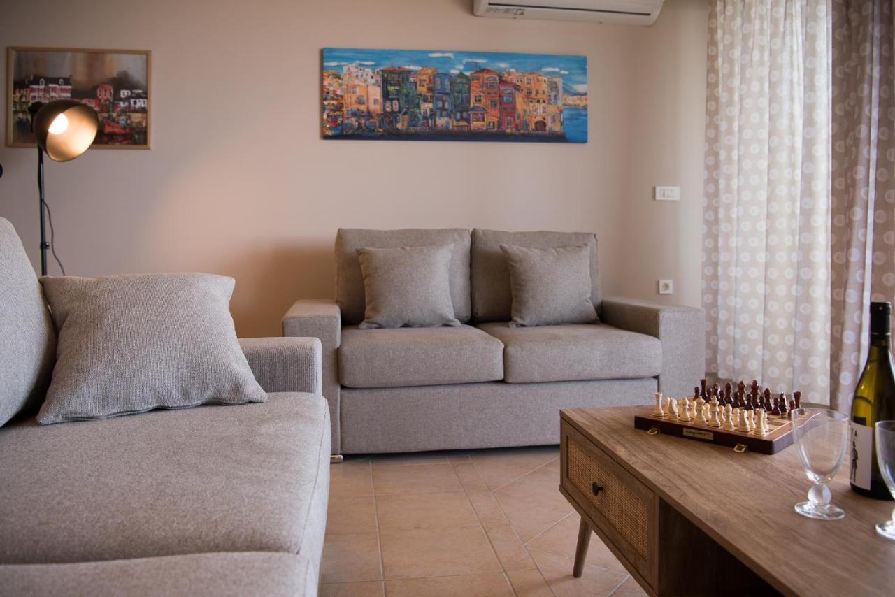 Akrotiri Sea View Suites エクステリア 写真